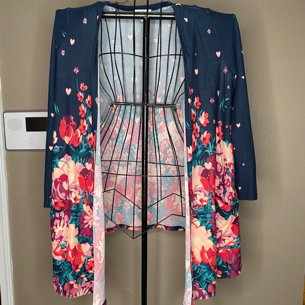 Medium Lularoe Caroline